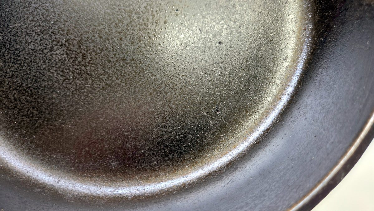 Vintage Wagner Ware Sidney-O #6 Cast Iron Skillet, 9-Inch, 1056 Q