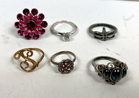 Vintage Costume Jewelry Ring Lot – 6 Assorted Fashion Rings with Rhinestones & Floral Designs
