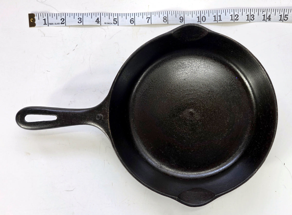 Vintage Unmarked Wagner Ware #6 Cast Iron Skillet, 9-Inch, Made in USA