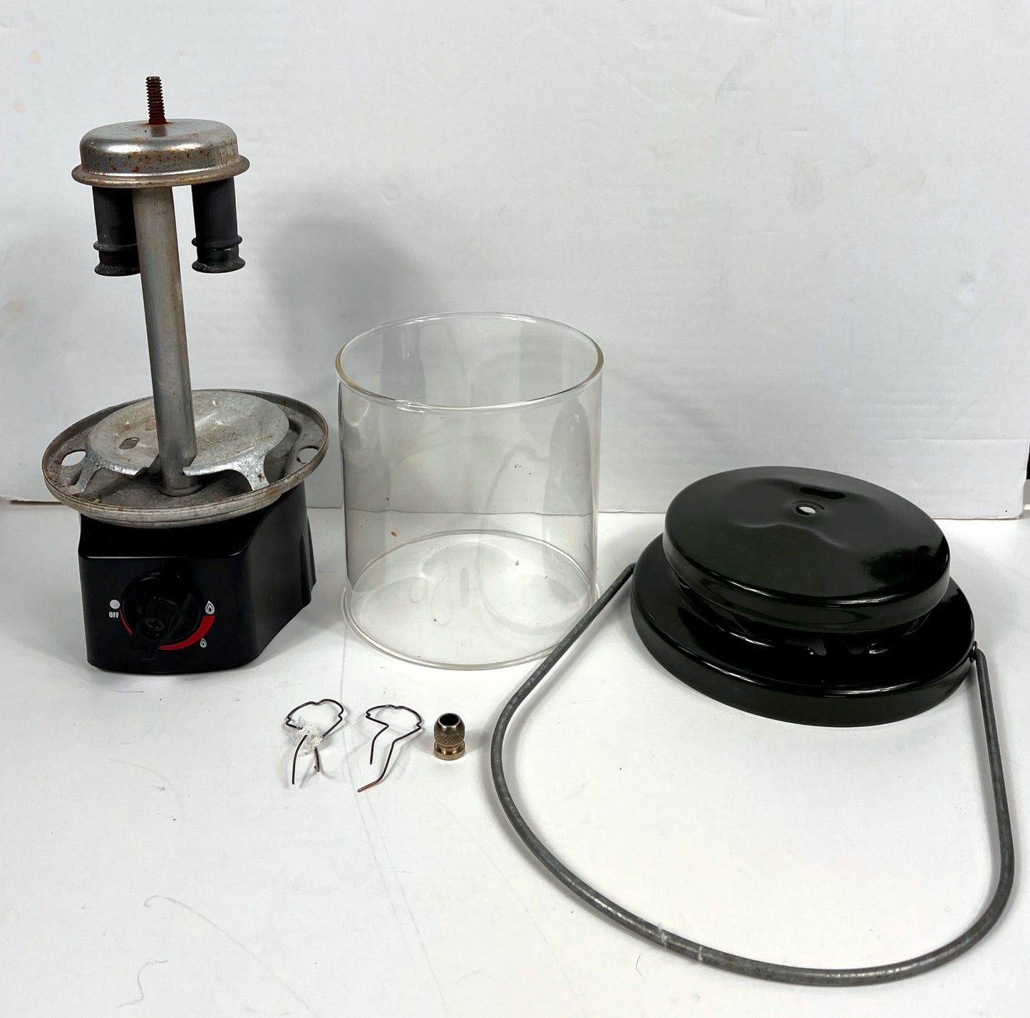 Vintage Coleman Deluxe Lantern with Carry Case