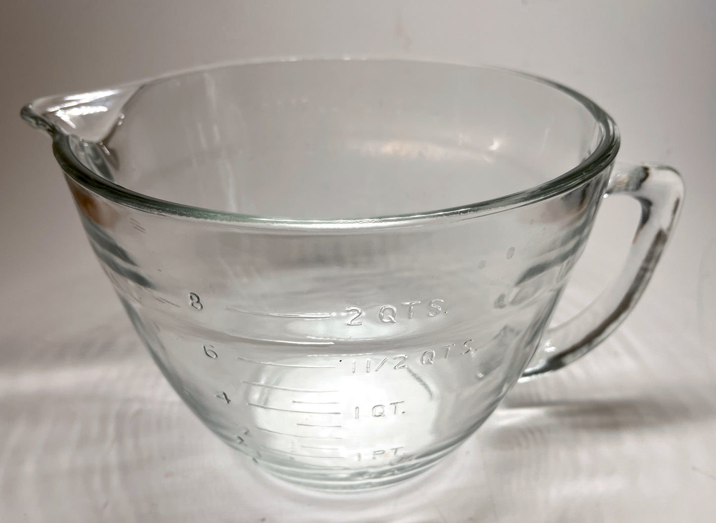 Vintage Anchor Hocking 2-Quart Glass Measuring Cup