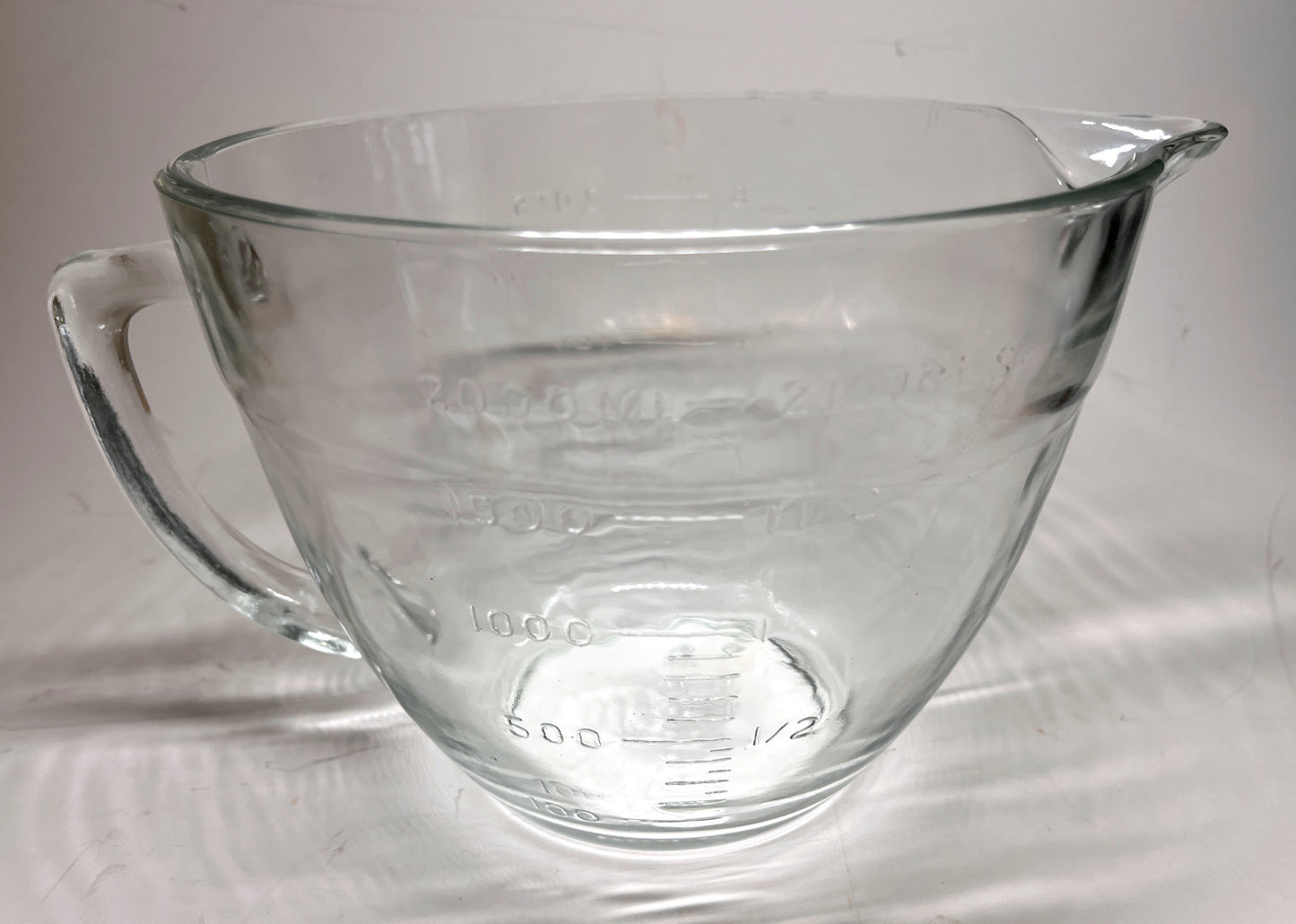 Vintage Anchor Hocking 2-Quart Glass Measuring Cup