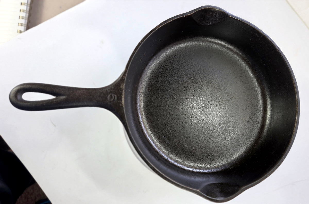 Vintage Wagner Ware Sidney-O #6 Cast Iron Skillet, 9-Inch, 1056 Q