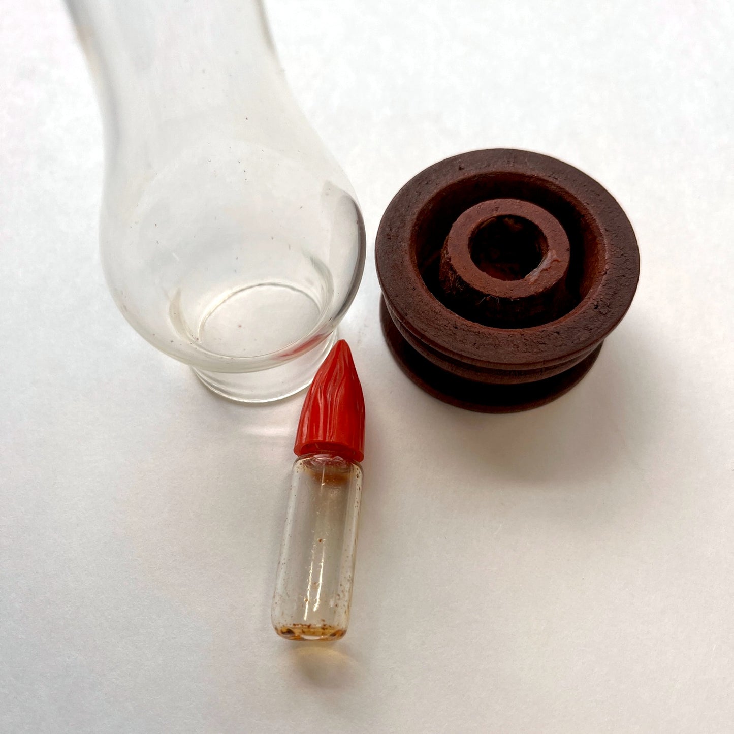 Vintage Oil Lamp Shaped Perfume Bottle – Glass & Wood – Unique Collectible