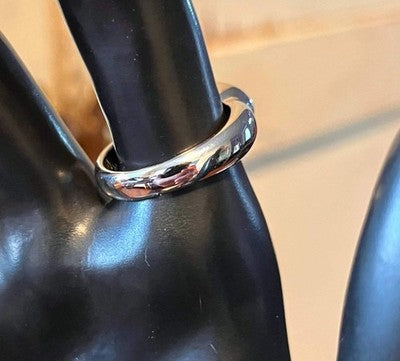 Lia Sophia 'Amour' Ring — Silver-Tone Love Script, Size 8