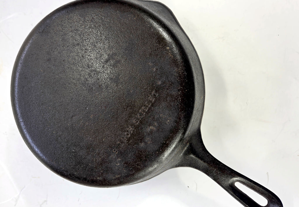 Vintage Unmarked Wagner Ware #6 Cast Iron Skillet, 9-Inch, Made in USA
