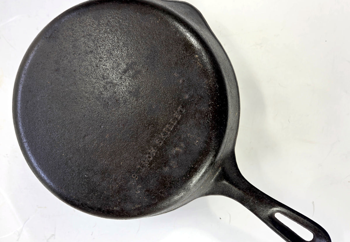 Vintage Unmarked Wagner Ware #6 Cast Iron Skillet, 9-Inch, Made in USA