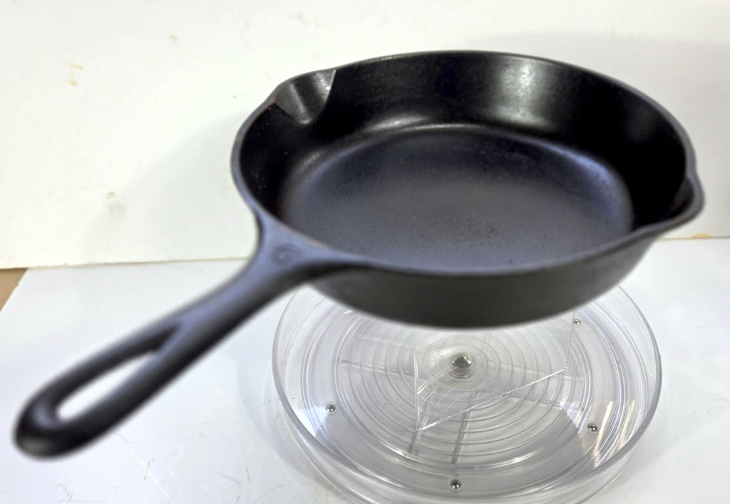 Vintage Wagner Ware Sidney-O #6 Cast Iron Skillet, 9-Inch, 1056 Q