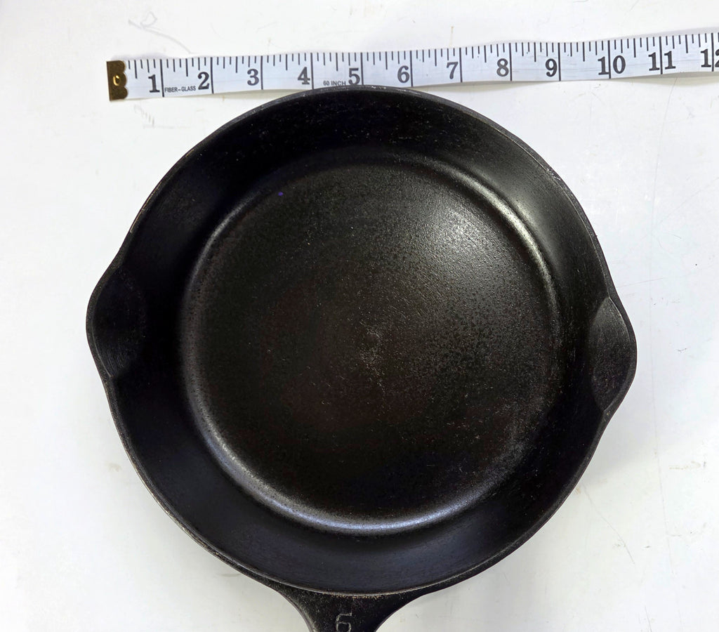 Vintage Unmarked Wagner Ware #6 Cast Iron Skillet, 9-Inch, Made in USA