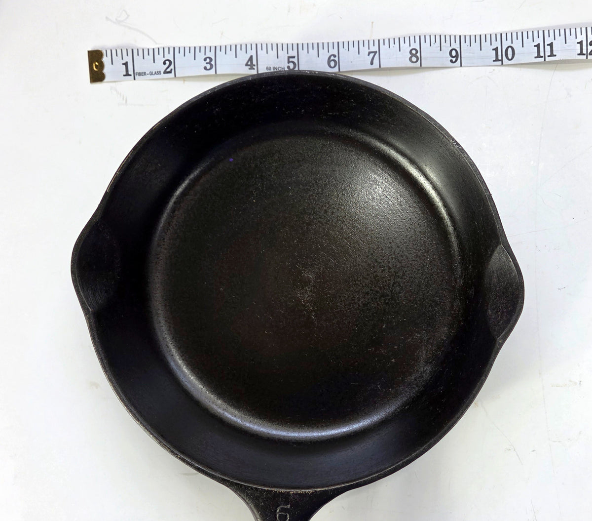 Vintage Unmarked Wagner Ware #6 Cast Iron Skillet, 9-Inch, Made in USA