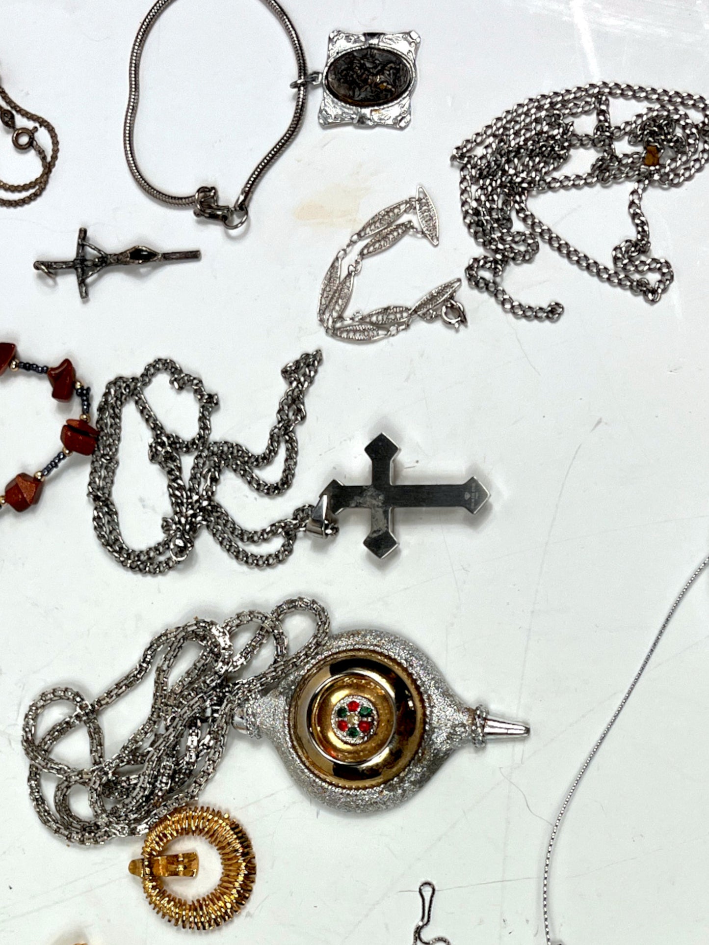Vintage Costume Jewelry Lot – Mixed Necklaces, Bracelets, Pendants & Fashion Accessories